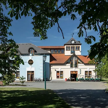 Darovansky Dvur - Wellness & Golf 4* Břasy