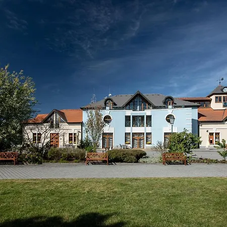 Darovansky Dvur - Wellness & Golf Resort