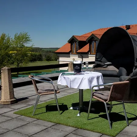 Darovansky Dvur - Wellness & Golf Břasy