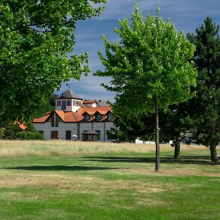 Resort Darovansky Dvur - Wellness & Golf Břasy