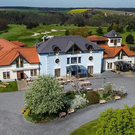 Darovanský Dvůr - Wellness&golf 4*