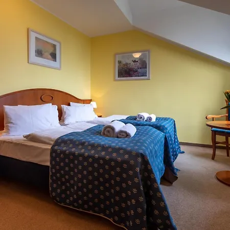 Rezort Darovanský Dvůr - Wellness&golf 4*