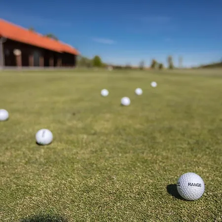 Rezort Darovanský Dvůr - Wellness&golf 4*