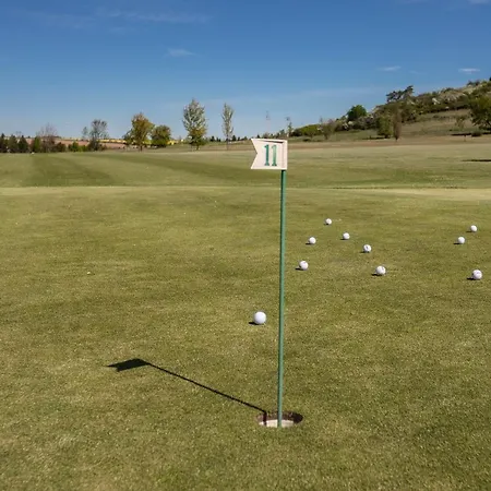 Darovanský Dvůr - Wellness&golf Rezort 4*