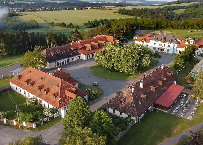 Курортный комплекс Darovansky Dvur - Wellness & Golf
