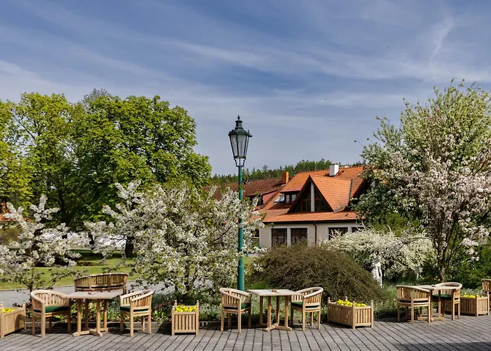 Darovansky Dvur - Wellness & Golf Курортный комплекс 4*
